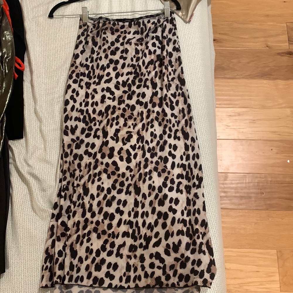 Leopard midi skirt